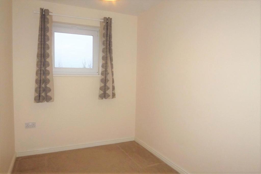 Philmont Court, Bannerbrook Park... 2 bed apartment £750 pcm (£173 pw)