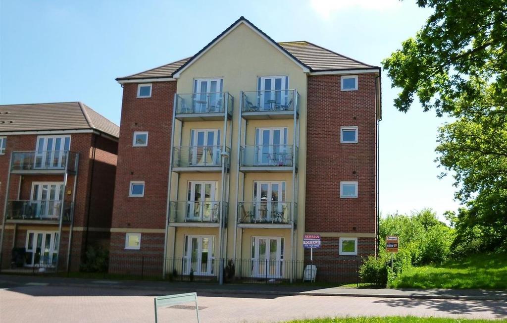 Philmont Court, Bannerbrook Park... 2 bed apartment £750 pcm (£173 pw)