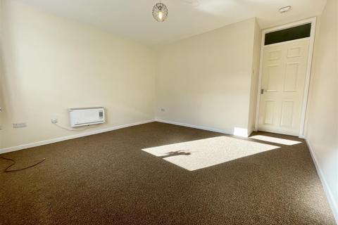 119 Apperley Way, Halesowen, B63 2XP