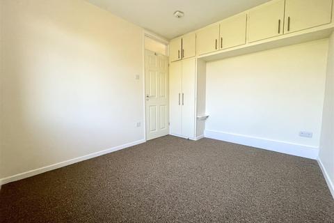 119 Apperley Way, Halesowen, B63 2XP