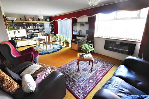 16 Coronation Avenue, East Tilbury, Tilbury, RM18 8SJ