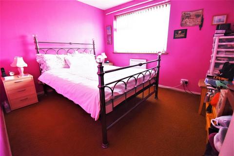 16 Coronation Avenue, East Tilbury, Tilbury, RM18 8SJ
