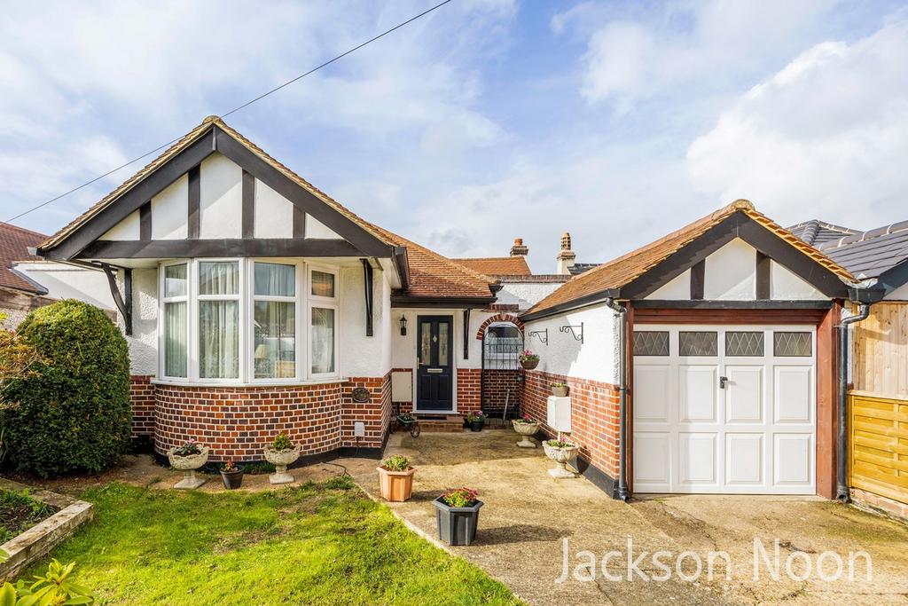 Tealing Drive, Ewell, KT19 2 bed detached bungalow for sale £637,500