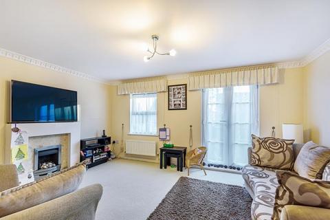 4 Owen Close, Slough, SL3 7GX