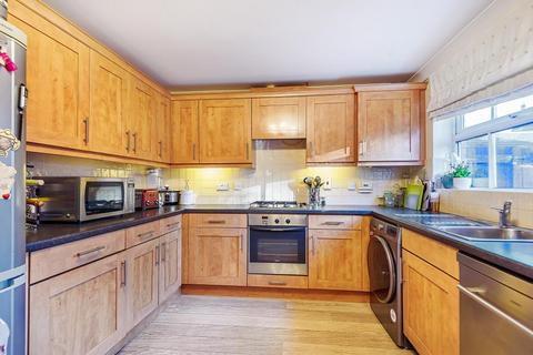 4 Owen Close, Slough, SL3 7GX