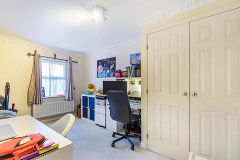 4 Owen Close, Slough, SL3 7GX