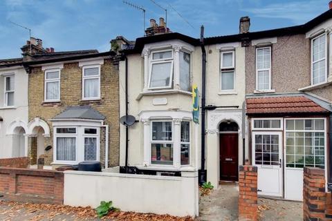 53b Clacton Road, London, E17 8AP