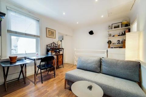 53b Clacton Road, London, E17 8AP