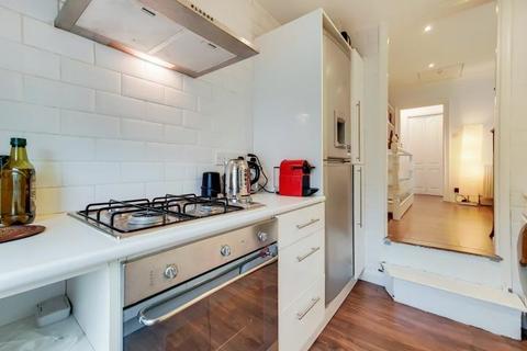 53b Clacton Road, London, E17 8AP