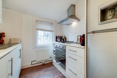 53b Clacton Road, London, E17 8AP
