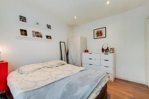 53b Clacton Road, London, E17 8AP