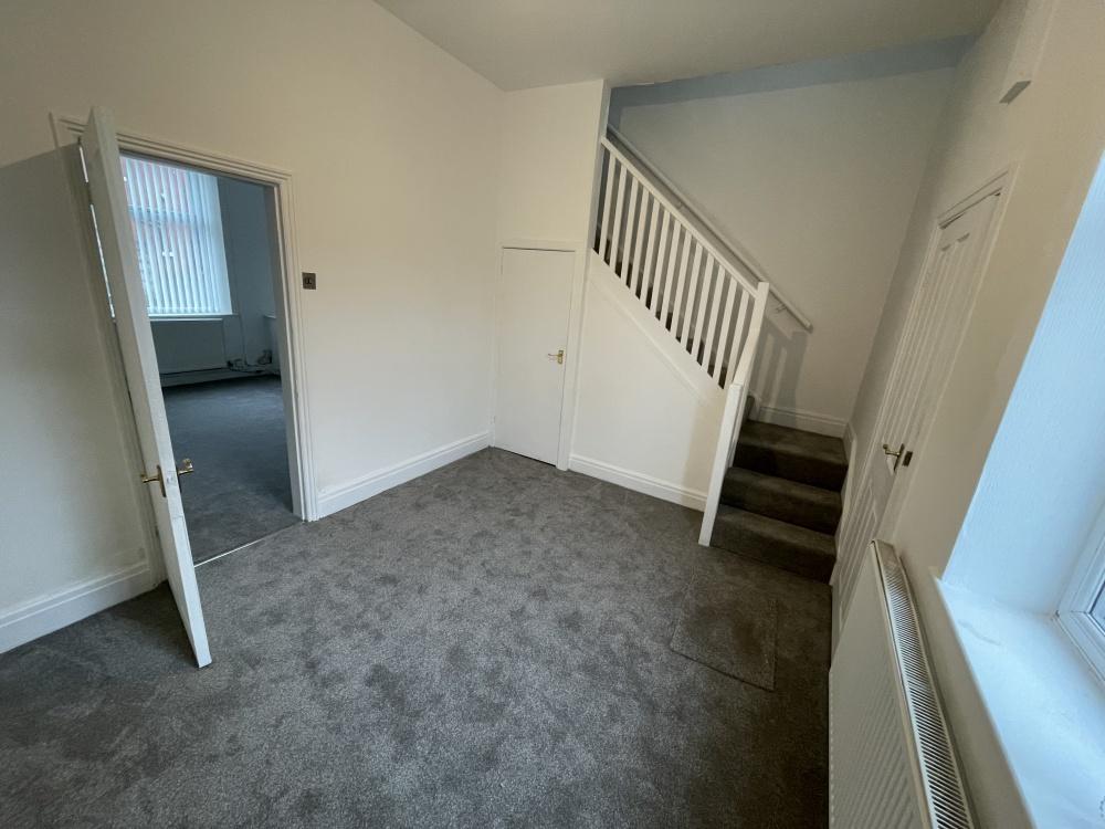 Broughton Street Preston PR1 7UU 2 bed terraced house £625 pcm (£144 pw)