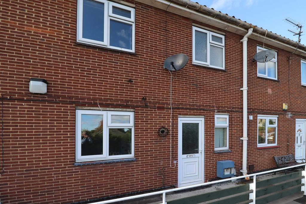 2 Bedroom Maisonette Flat - For Sale by Auction