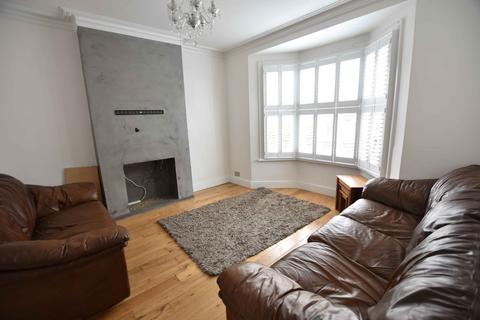 64 Queens Road, Feltham, TW13 5AR