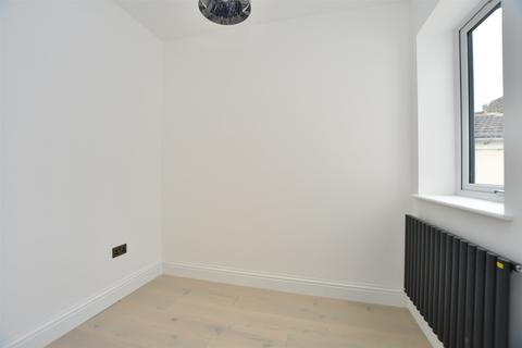 2a Connaught Road, Chatham, ME4 5DJ