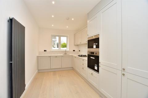 2a Connaught Road, Chatham, ME4 5DJ
