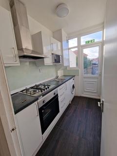 4 bedroom terraced house to rent, Thornton Heath, CR7