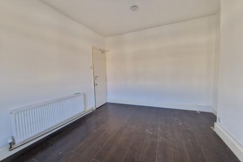 4 bedroom terraced house to rent, Thornton Heath, CR7