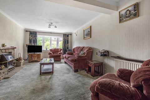 6 Church Road, Chavey Down, Ascot, SL5 8RR