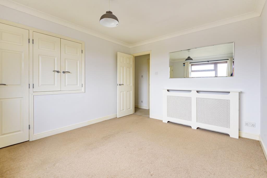 Farmers Close, Witney, OX28 2 bed semidetached house £1,200 pcm (£