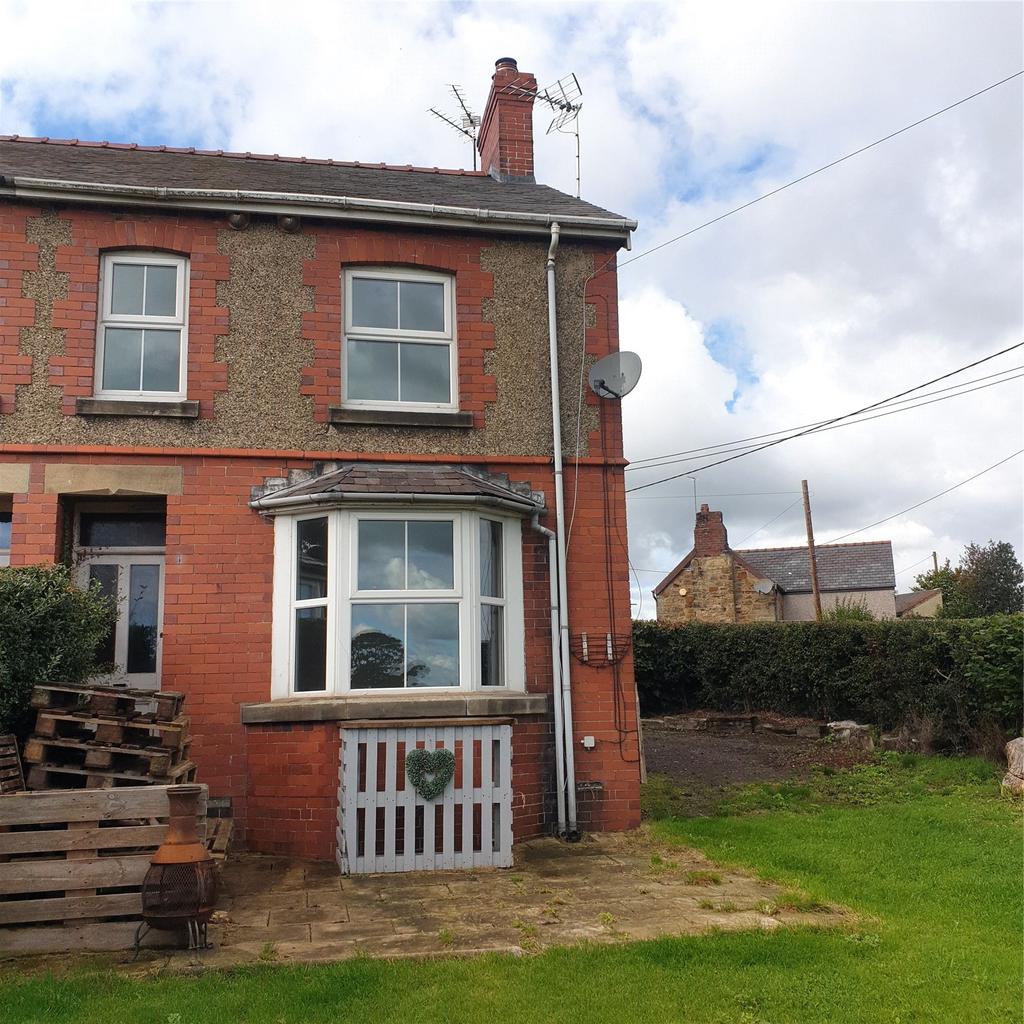 Greenfields, Halton, Chirk, Wrexham, LL14 2 bed semidetached house £