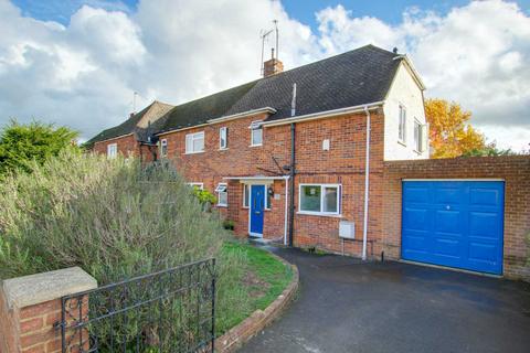 10 Knights Way, Emmer Green, Reading, RG4 8RH