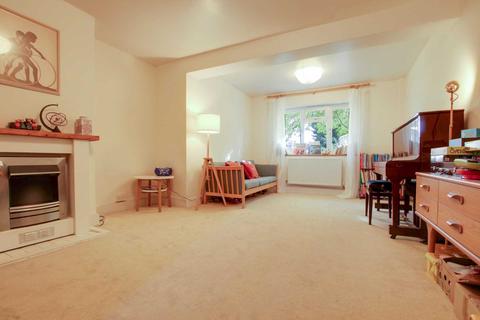 10 Knights Way, Emmer Green, Reading, RG4 8RH