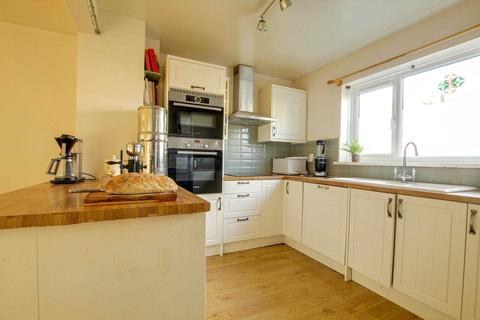 10 Knights Way, Emmer Green, Reading, RG4 8RH