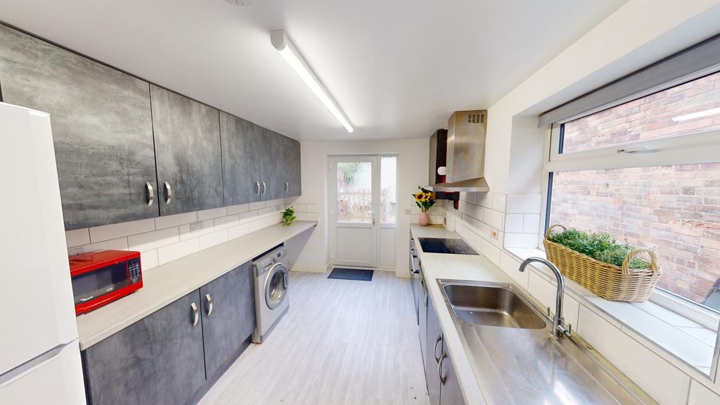 65 Cromwell Kitchen