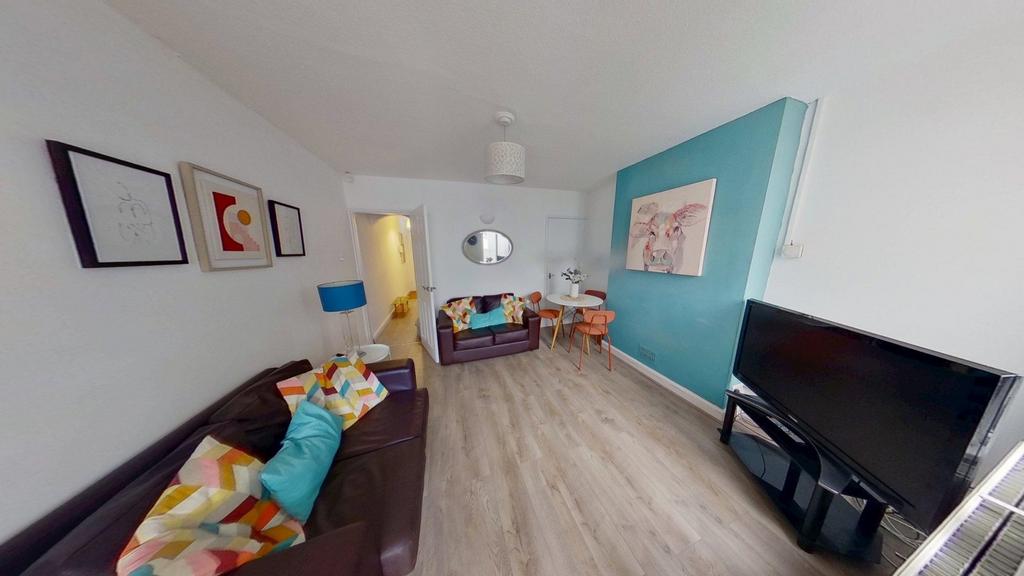 House in Nottingham - View 2