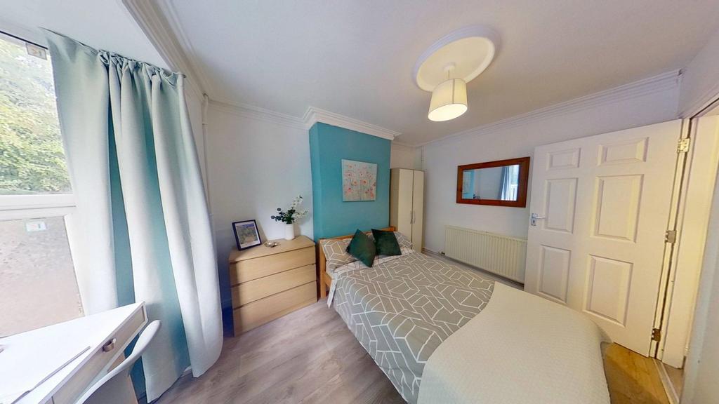 House in Nottingham - View 3