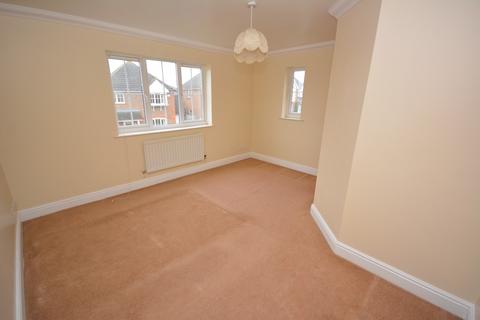 4 bedroom detached house to rent, Quale Road, CM2