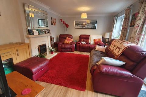 15 Beechwood Drive, Camelford, PL32 9NA
