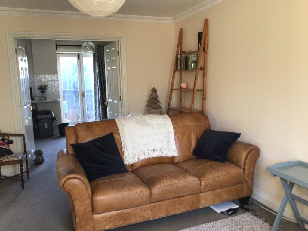 Swan Lane, Winchester 2 bed flat £1,100 pcm (£254 pw)
