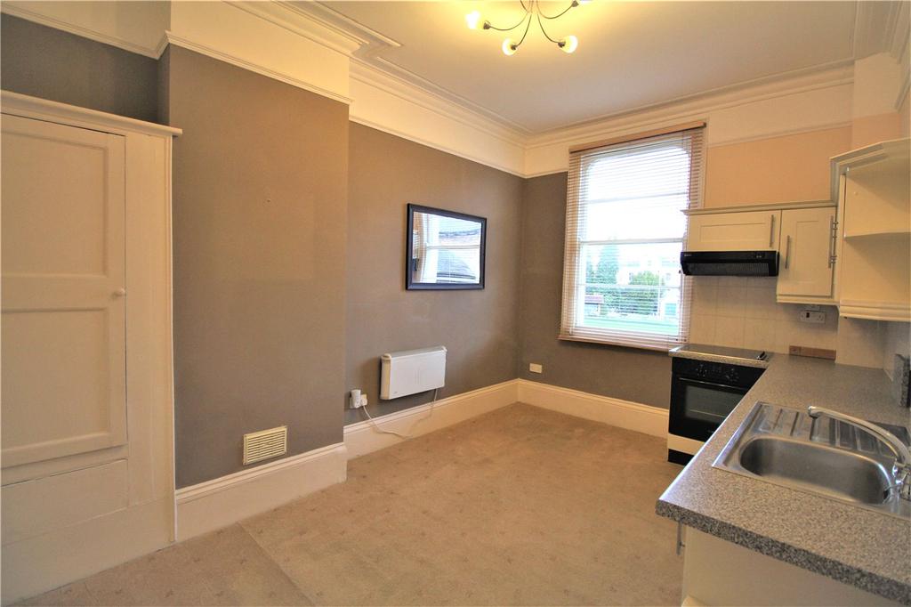 St. Square, Cheltenham, Gloucestershire, GL50 1 bed apartment to rent £565 pcm (£130 pw)