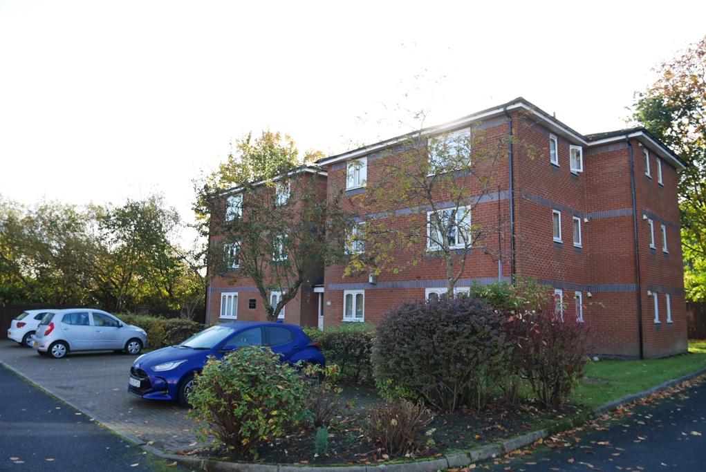 Wordsworth House, Keats Drive... 2 bed flat £120,000