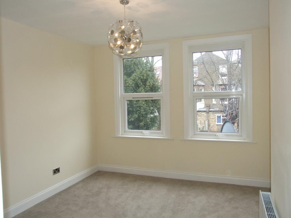 Goodson Road, NW10 1 bed flat £1,200 pcm (£277 pw)