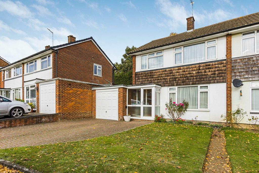 Tiverton Road Potters Bar En6 3 Bed Semi Detached House £590 000