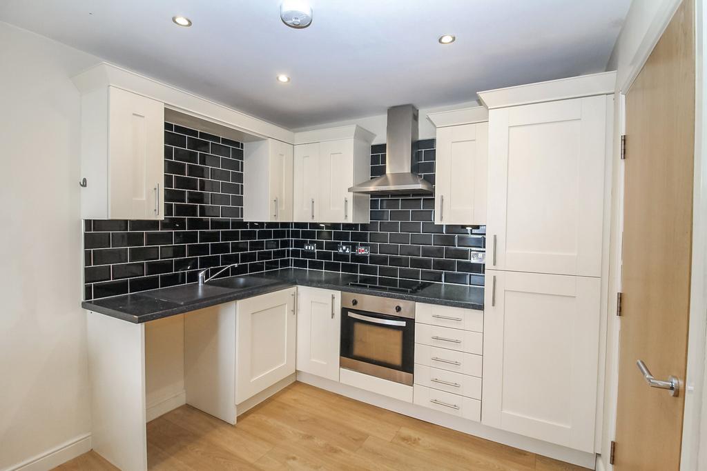 Richardshaw Lane, Pudsey, Leeds 2 bed apartment £795 pcm (£183 pw)