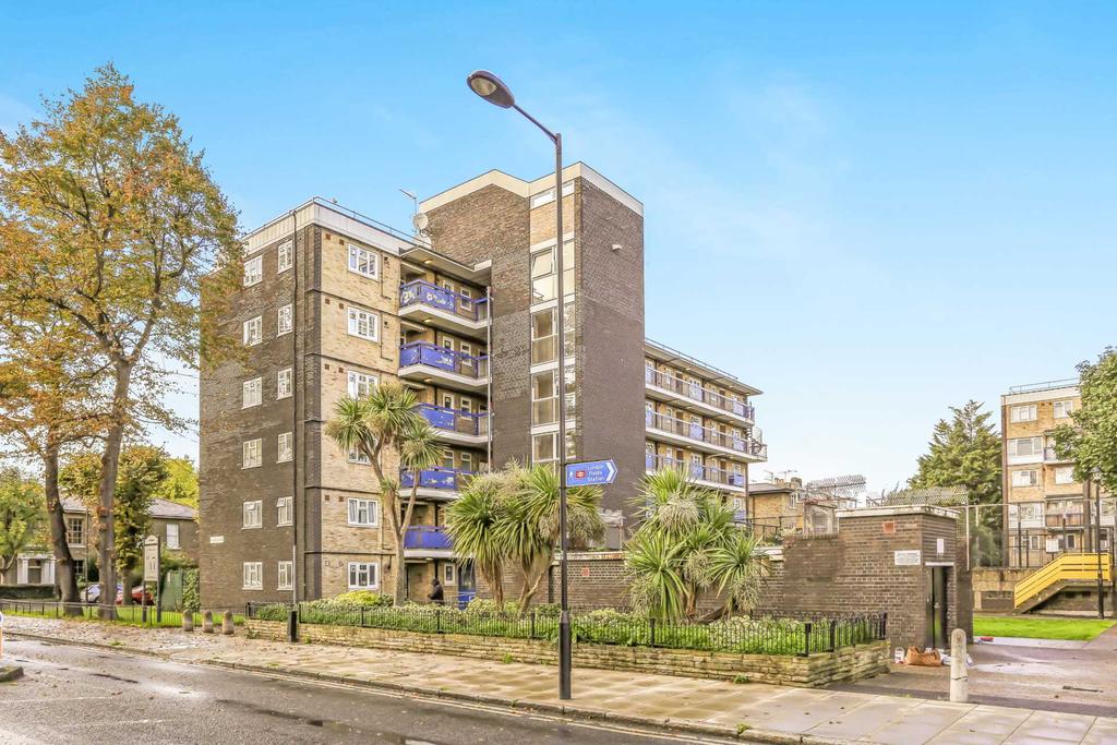 Parkholme Road, Hackney 2 bed apartment £2,100 pcm (£485 pw)