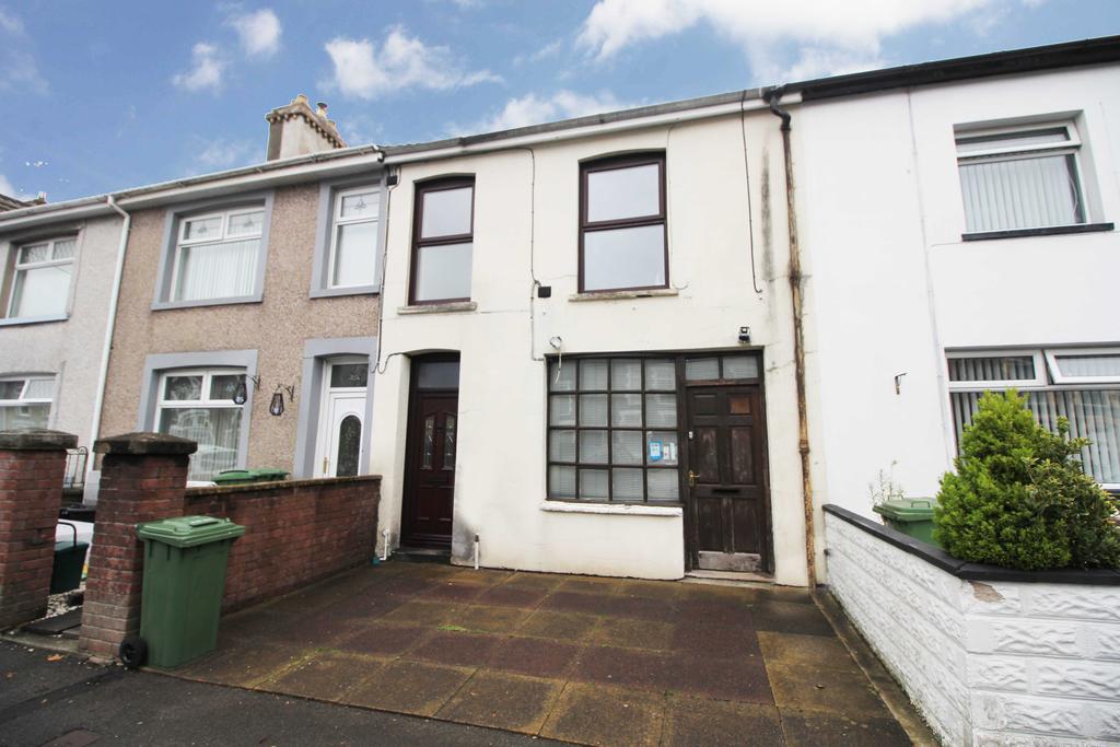 Commercial Street, Beddau CF38 2DD 2 bed £695 pcm (£160 pw)