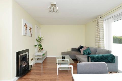 49/1 Firrhill Drive, Edinburgh, EH13 9ES