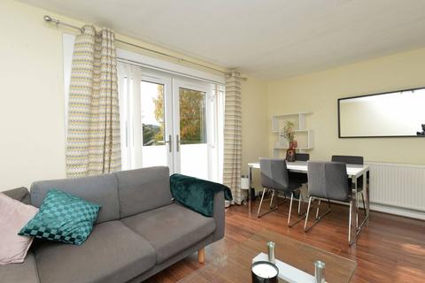 49/1 Firrhill Drive, Edinburgh, EH13 9ES