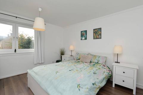 49/1 Firrhill Drive, Edinburgh, EH13 9ES