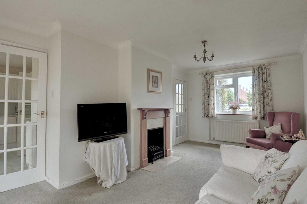 Gainsborough Crescent, HenleyonThames, Oxfordshire RG9 1TB 3 bed