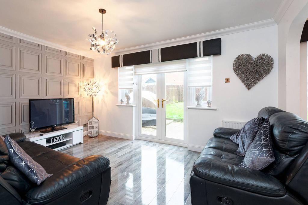 3 Hazelfield Grove, Chapelhall, Airdrie, ML6 8GL 5 bed detached house