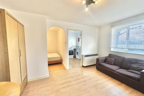 Studio to rent, Grinstead Road ,  Deptford, SE8