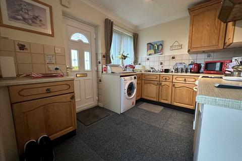 2 bedroom bungalow for sale, Harewood Drive, Filey