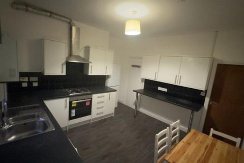 3 bedroom terraced house to rent, Thornville Street, Hyde Park, Leeds, LS6 1RP