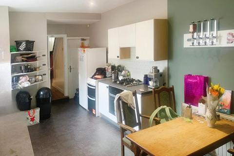 6 bedroom terraced house to rent, Ashford Road, Withington, Greater Manchester, M20